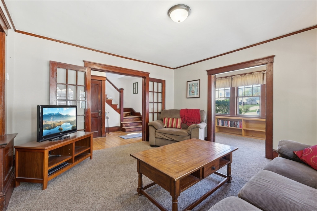 Milford, Massachusetts 01757, United States, 5 Bedrooms Bedrooms, ,2 BathroomsBathrooms,Residential,Pending,123317