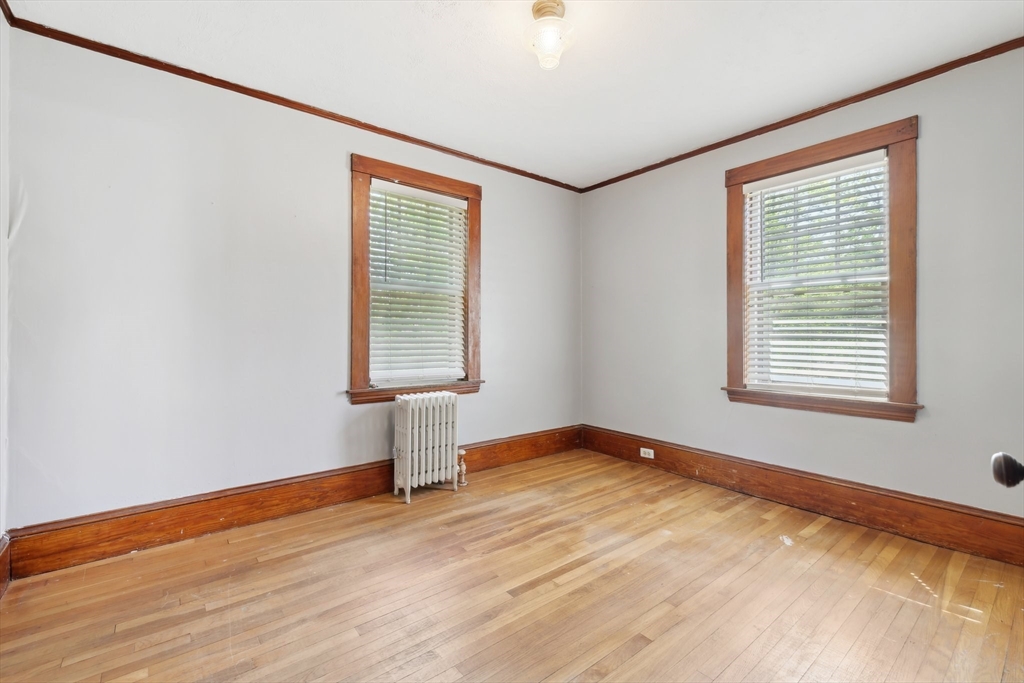 Milford, Massachusetts 01757, United States, 5 Bedrooms Bedrooms, ,2 BathroomsBathrooms,Residential,Pending,123317