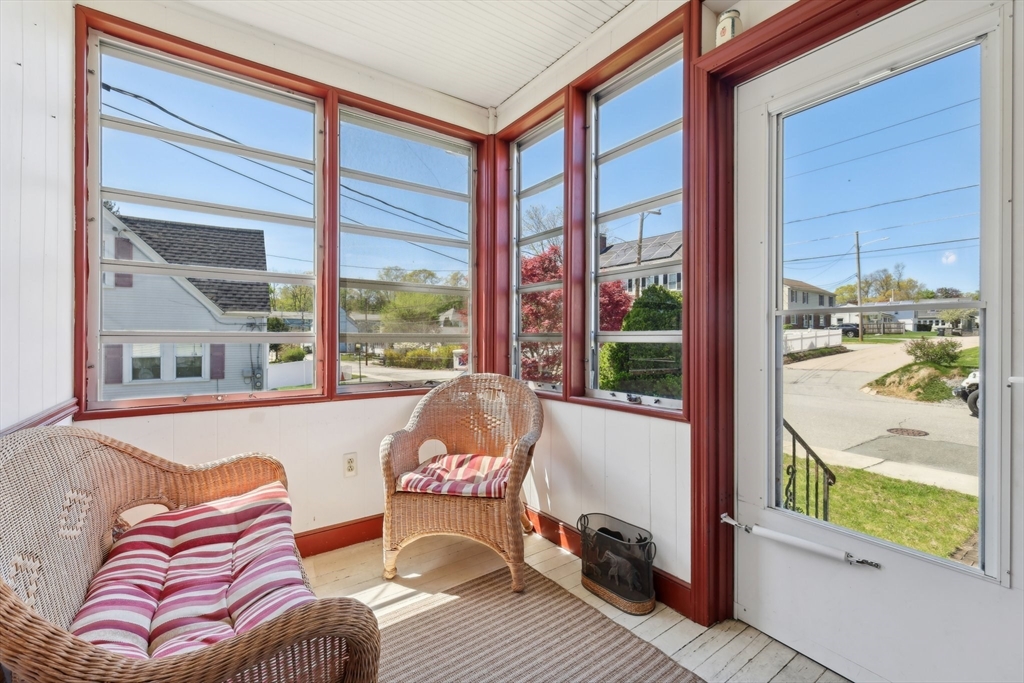 Milford, Massachusetts 01757, United States, 5 Bedrooms Bedrooms, ,2 BathroomsBathrooms,Residential,Pending,123317