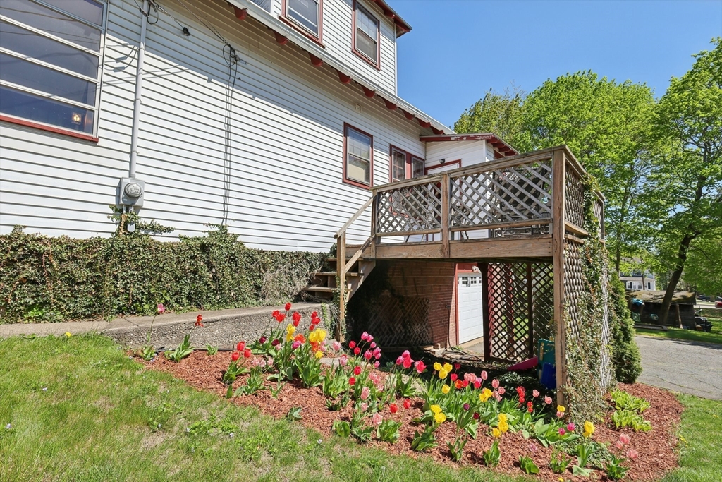 Milford, Massachusetts 01757, United States, 5 Bedrooms Bedrooms, ,2 BathroomsBathrooms,Residential,Pending,123317