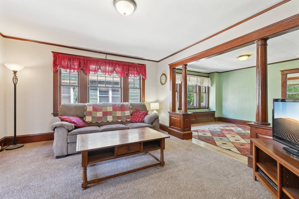 Milford, Massachusetts 01757, United States, 5 Bedrooms Bedrooms, ,2 BathroomsBathrooms,Residential,Pending,123317