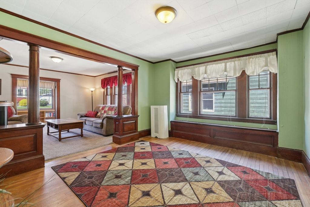 Milford, Massachusetts 01757, United States, 5 Bedrooms Bedrooms, ,2 BathroomsBathrooms,Residential,Pending,123317