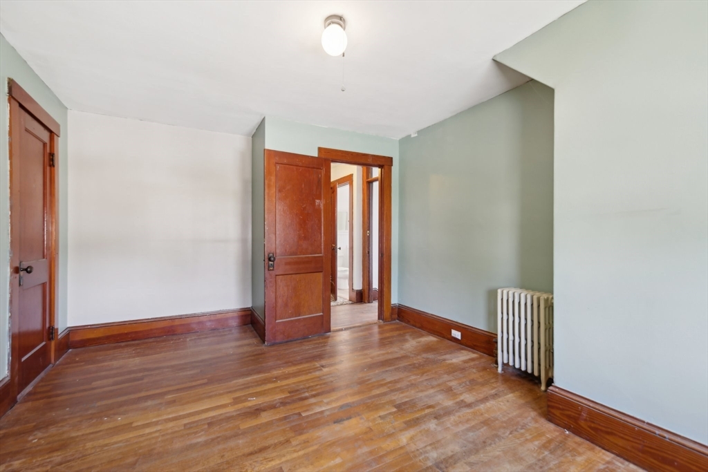 Milford, Massachusetts 01757, United States, 5 Bedrooms Bedrooms, ,2 BathroomsBathrooms,Residential,Pending,123317