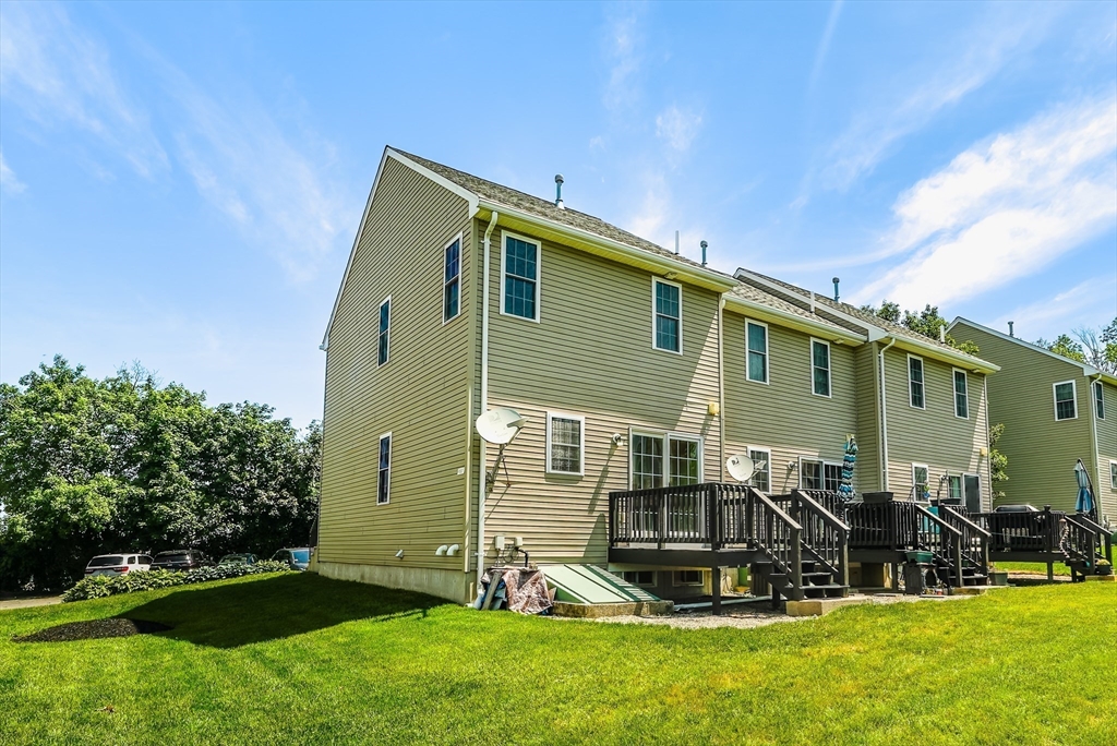 5055 North Main Street 3