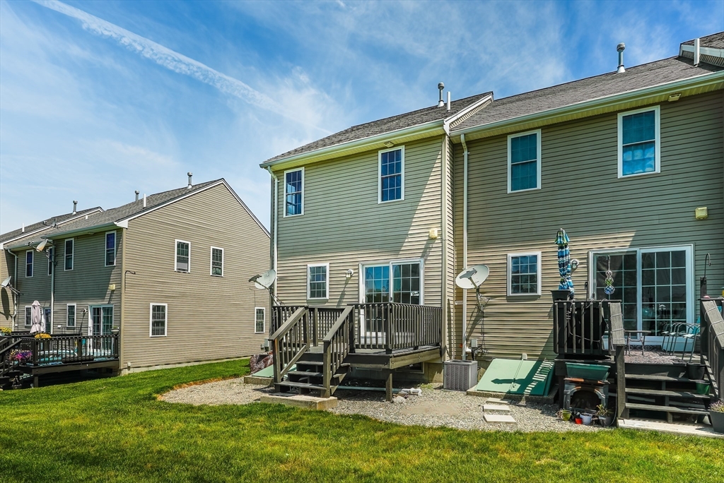5055 North Main Street 3