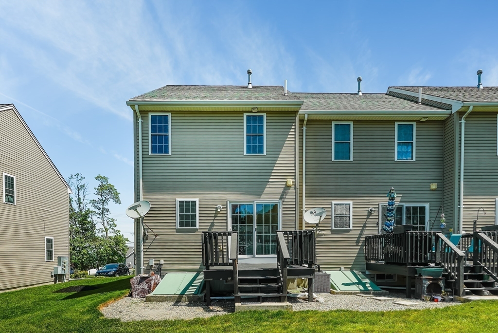 5055 North Main Street 3