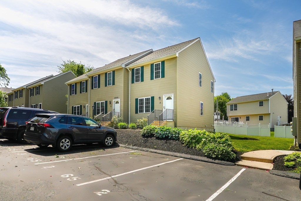 5055 North Main Street 3