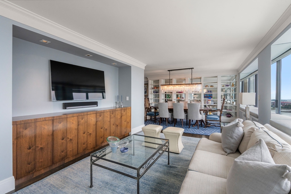 85 E India Row 26AB
