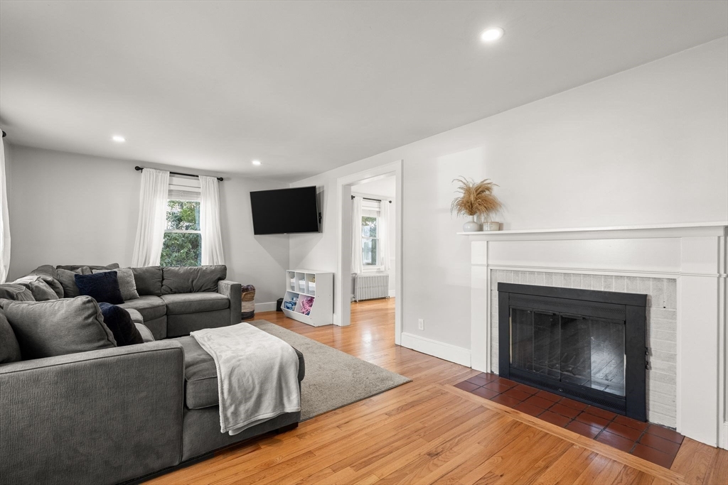 46 Newbert Ave