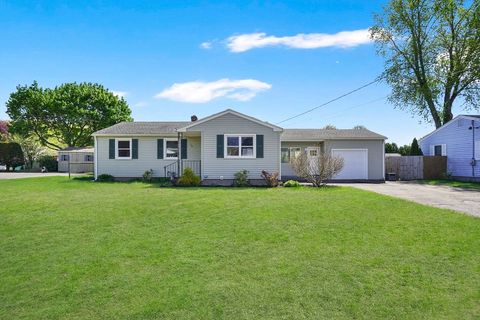Photo of 35 Sherwood St, Chicopee, MA 01013 (MLS # 73512952)