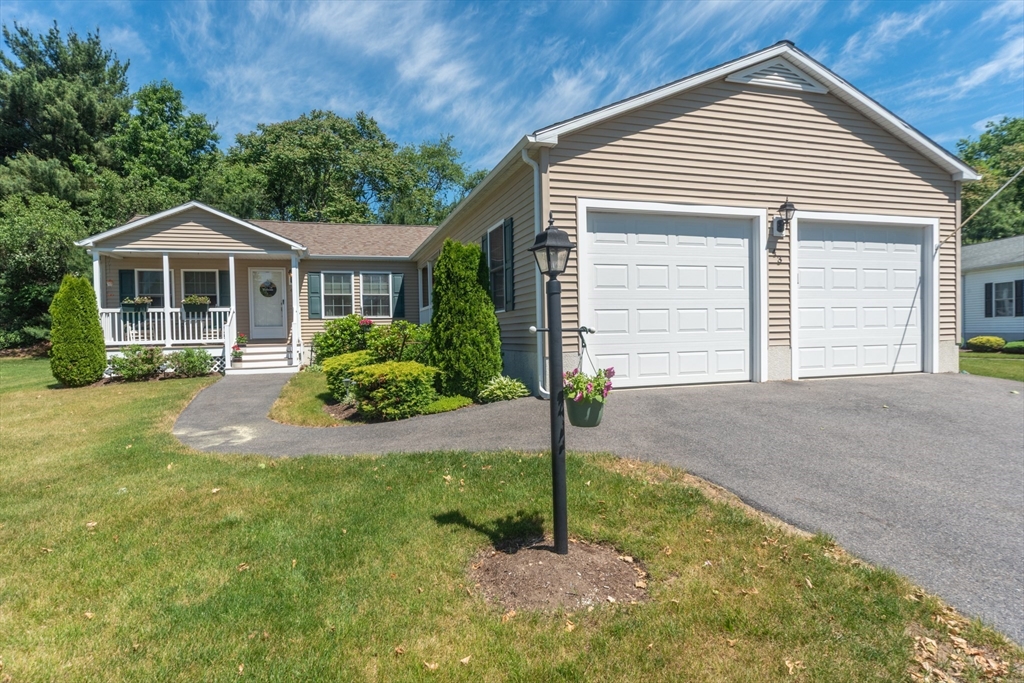 43 Fieldstone Circle