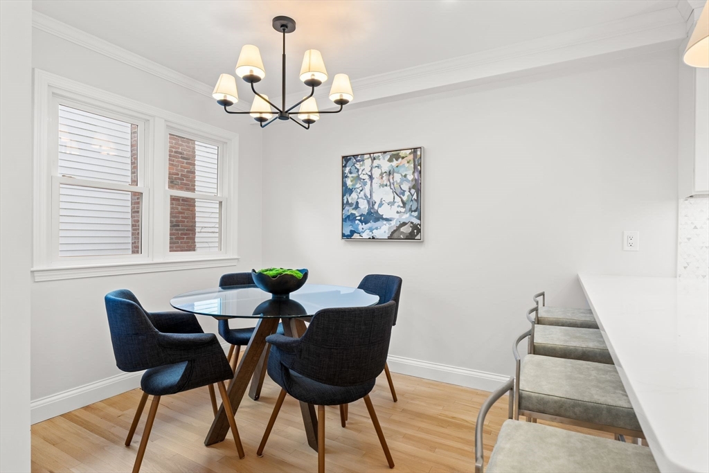 713-725 E 7th St 715