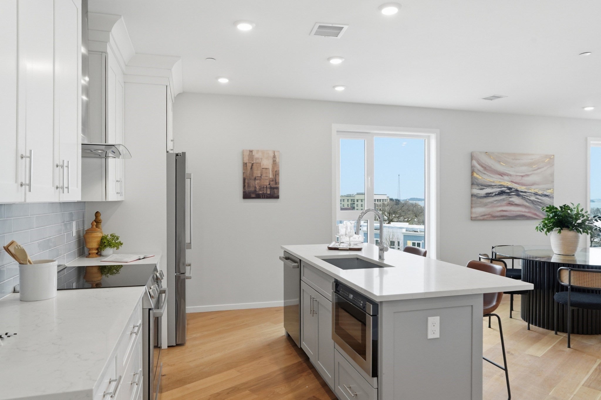 267 Old Colony 606