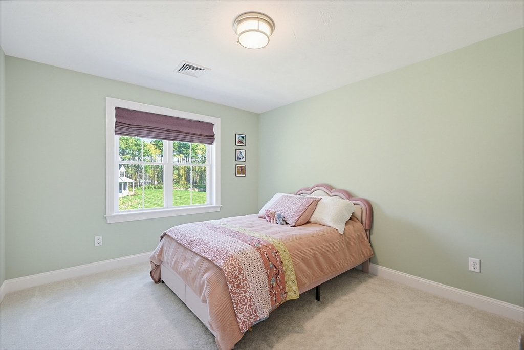 10 Homes Ave, Franklin, MA Photo #32