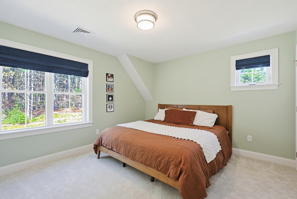 10 Homes Ave, Franklin, MA Photo #29