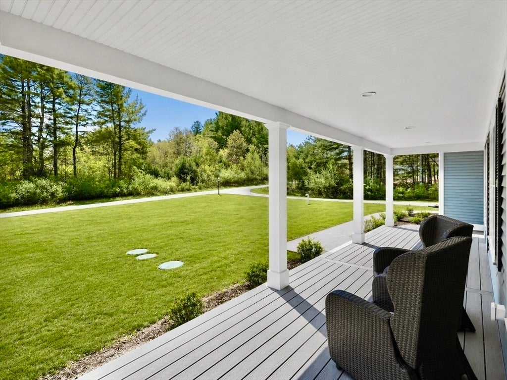 10 Homes Ave, Franklin, MA Photo #4