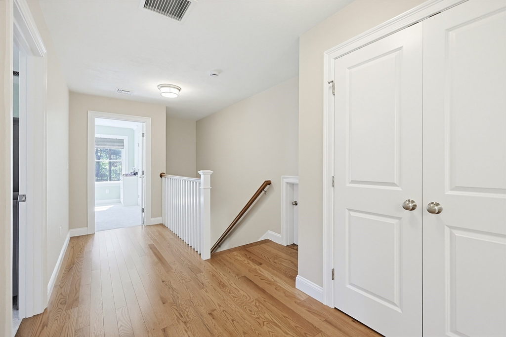 10 Homes Ave, Franklin, MA Photo #26