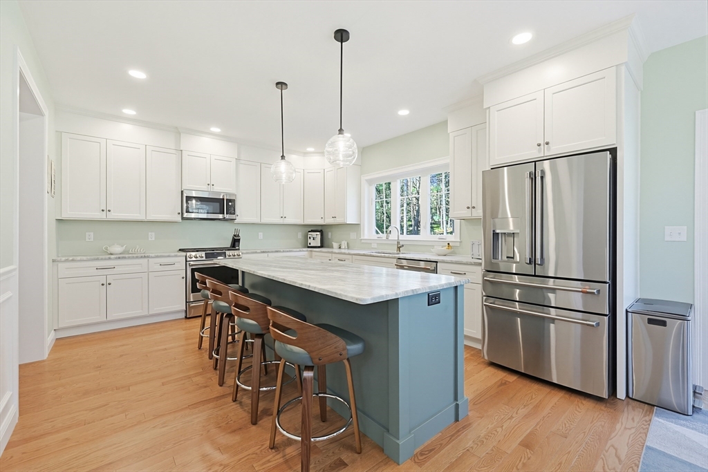 10 Homes Ave, Franklin, MA Photo #10