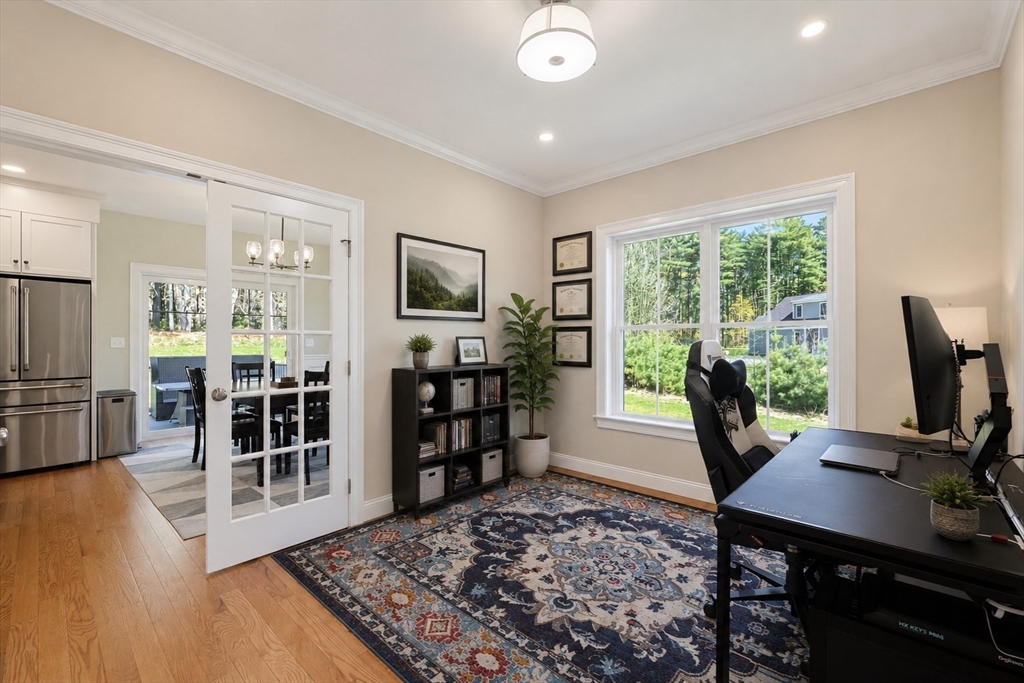 10 Homes Ave, Franklin, MA Photo #15