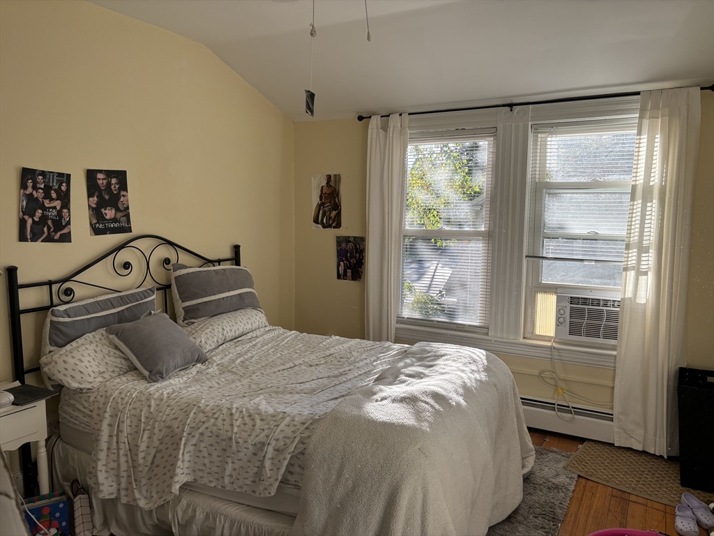 Andover, Massachusetts 01810, United States, 2 Bedrooms Bedrooms, ,1 BathroomBathrooms,Residential,Active,38645