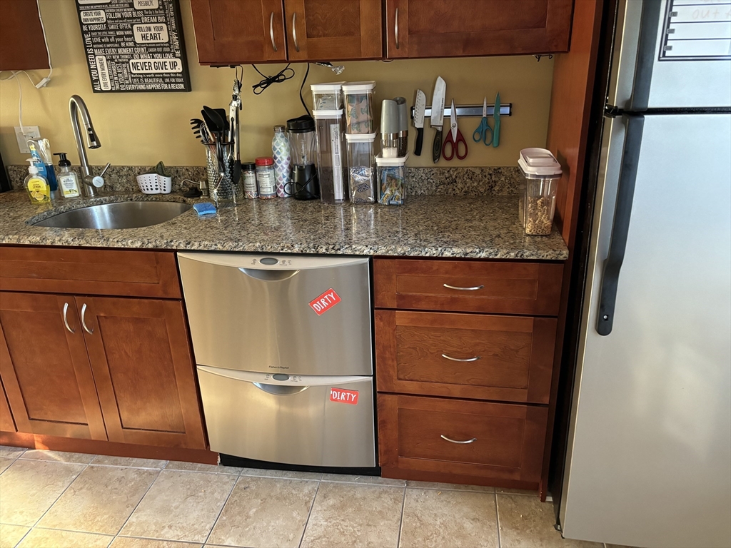 Andover, Massachusetts 01810, United States, 2 Bedrooms Bedrooms, ,1 BathroomBathrooms,Residential,Active,38645