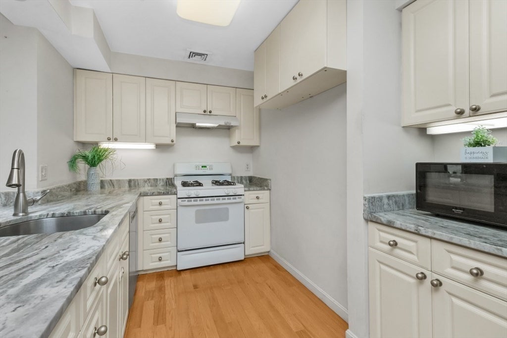 501 Commerce Dr #3119, Braintree, MA, 501 Commerce Dr #3119, Braintree, MA Photo #4