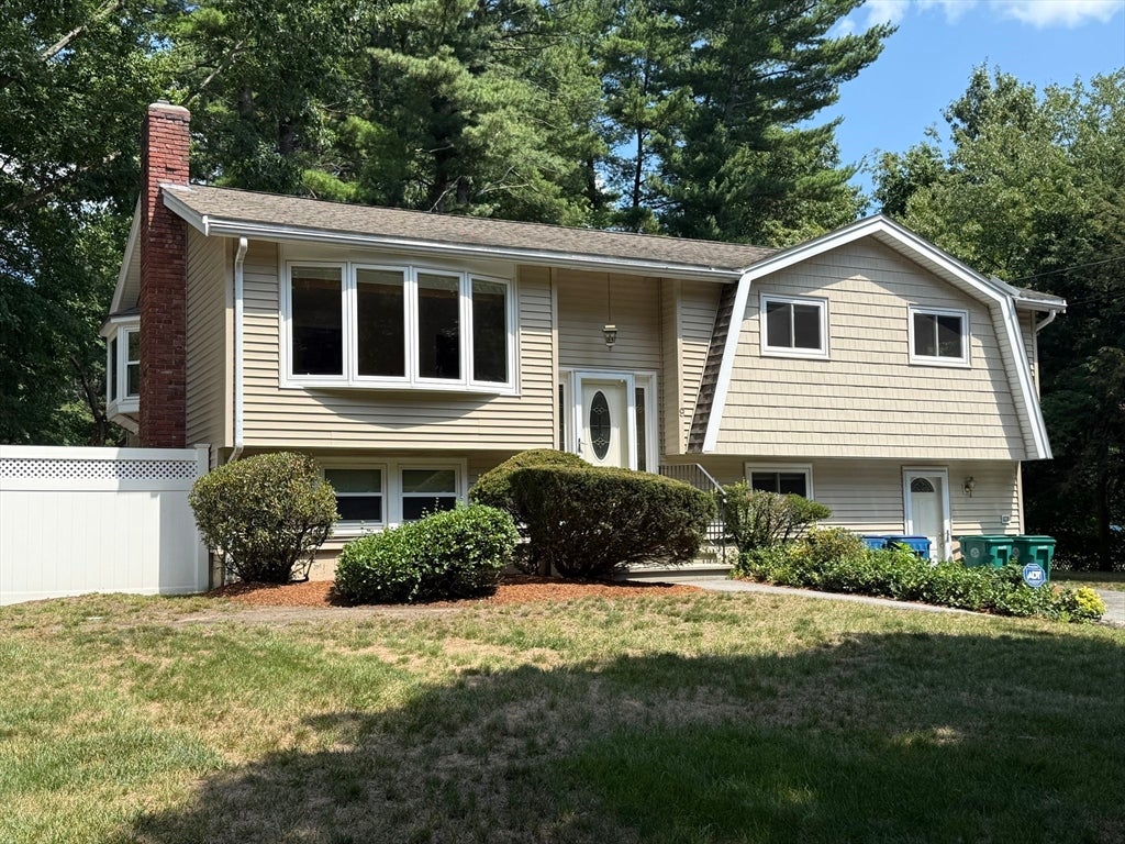 9 Brookdale Circle, Billerica, MA Photo #2