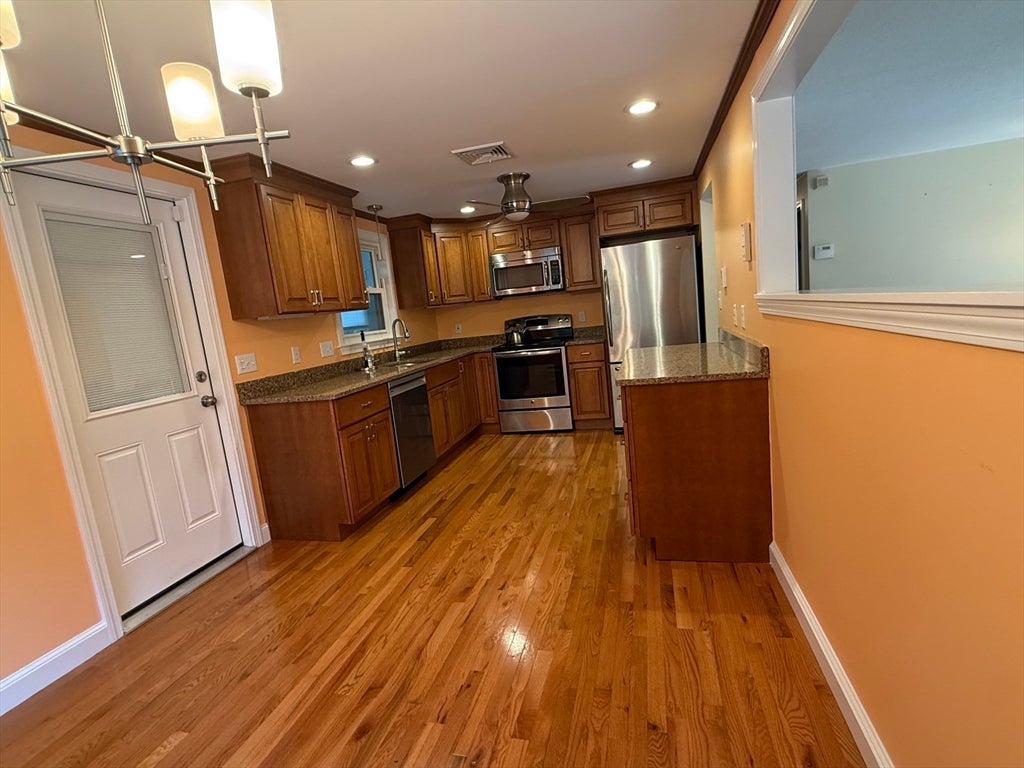 9 Brookdale Circle, Billerica, MA Photo #5