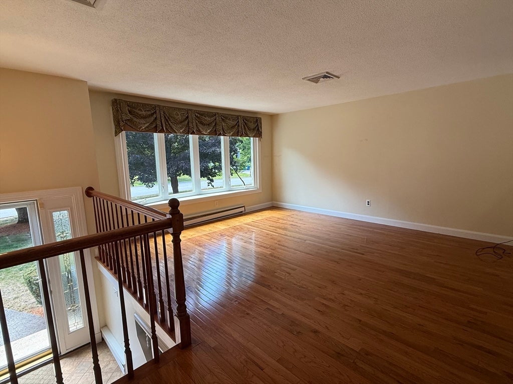 9 Brookdale Circle, Billerica, MA Photo #9