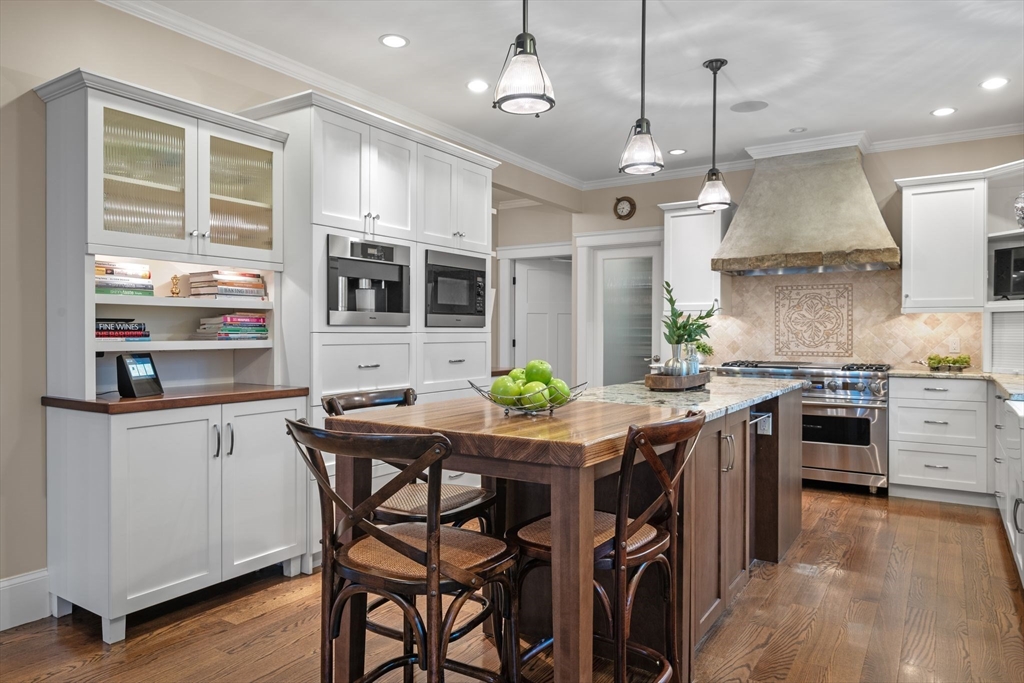 24 Whitehall Cir