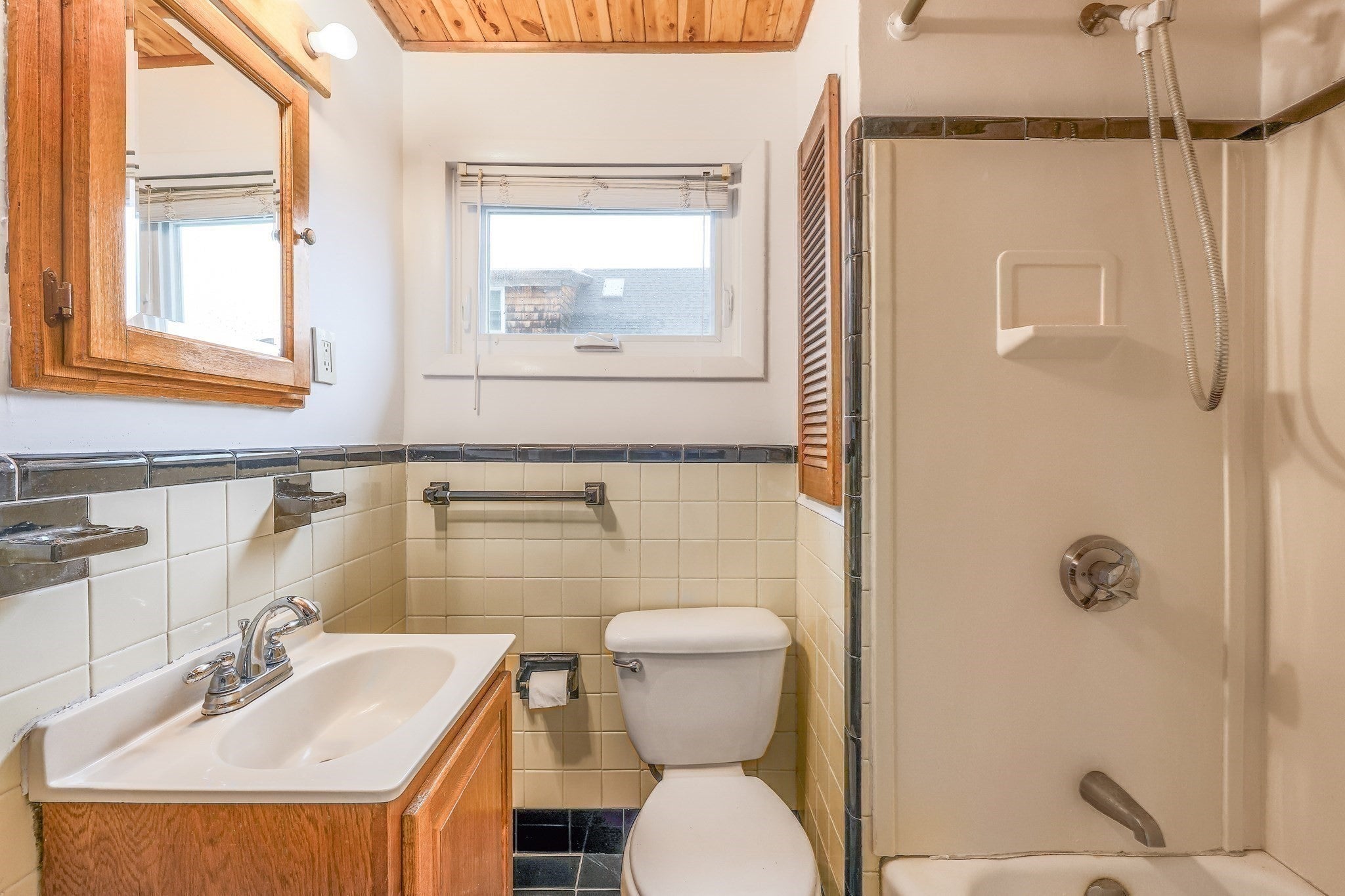 16 North Ave, Winthrop, MA Photo #23