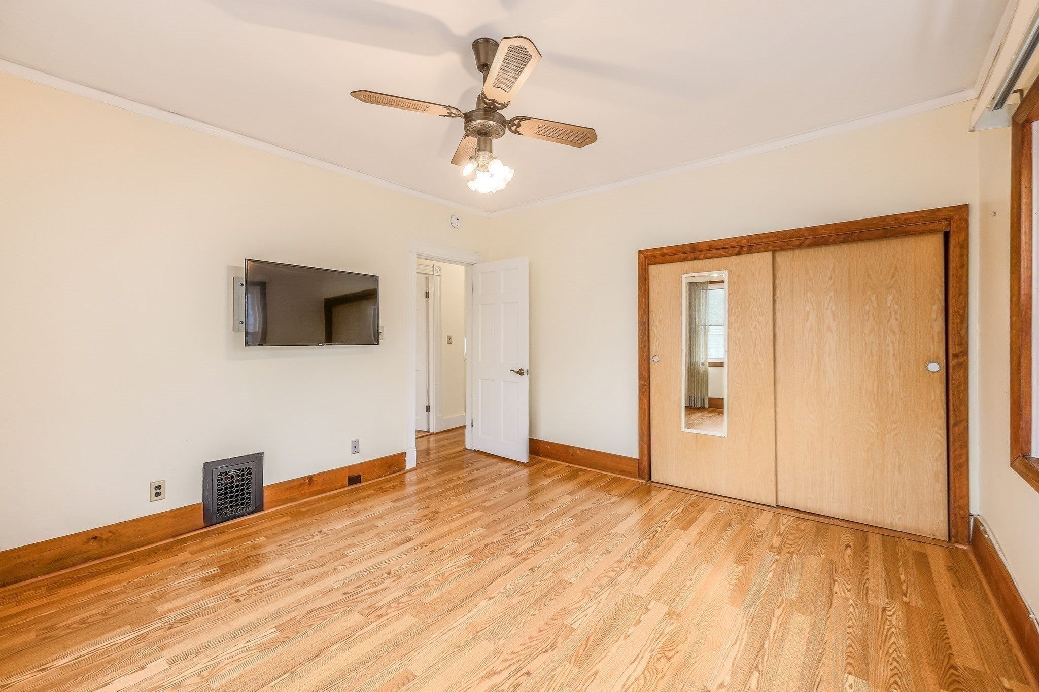 16 North Ave, Winthrop, MA Photo #21