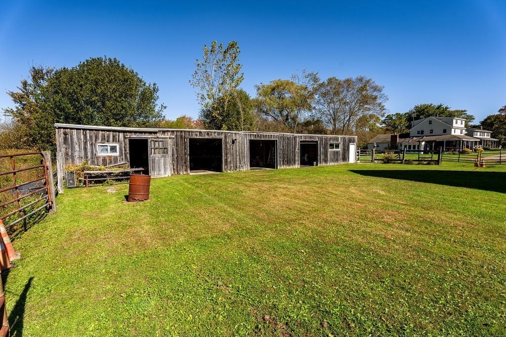 25 Lamoureux Blvd, North Smithfield, RI Photo #31