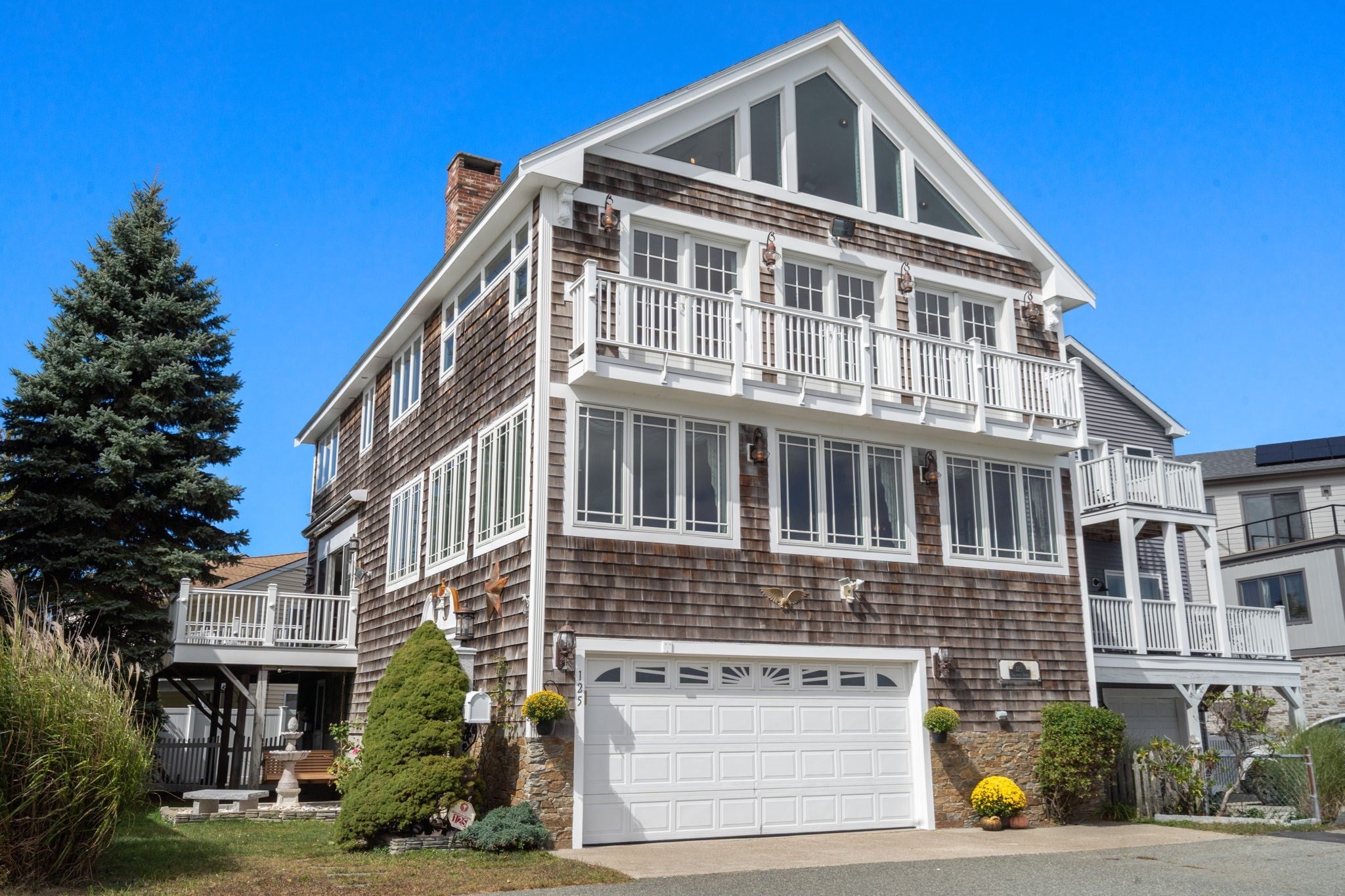 125 Edgewater Drive