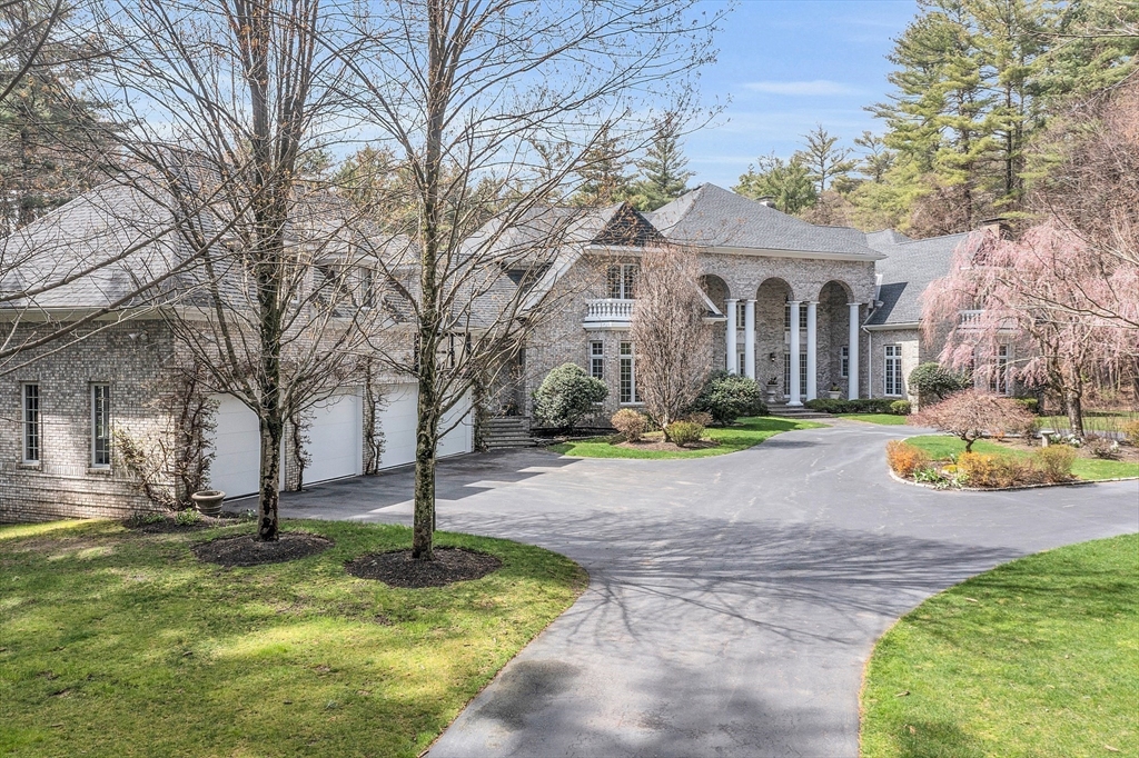 215 Monument Farm Rd