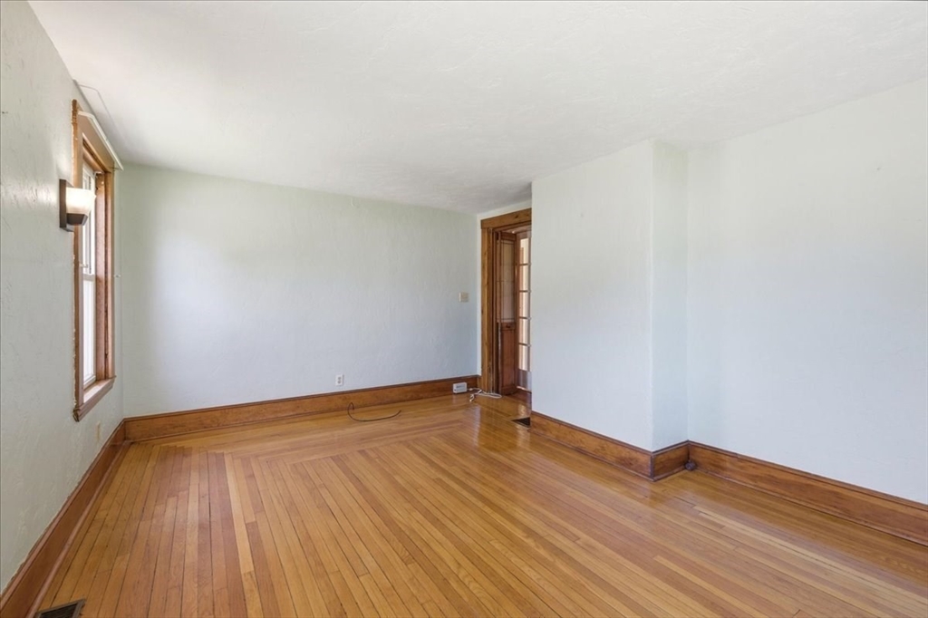 121 Oakdale Ave