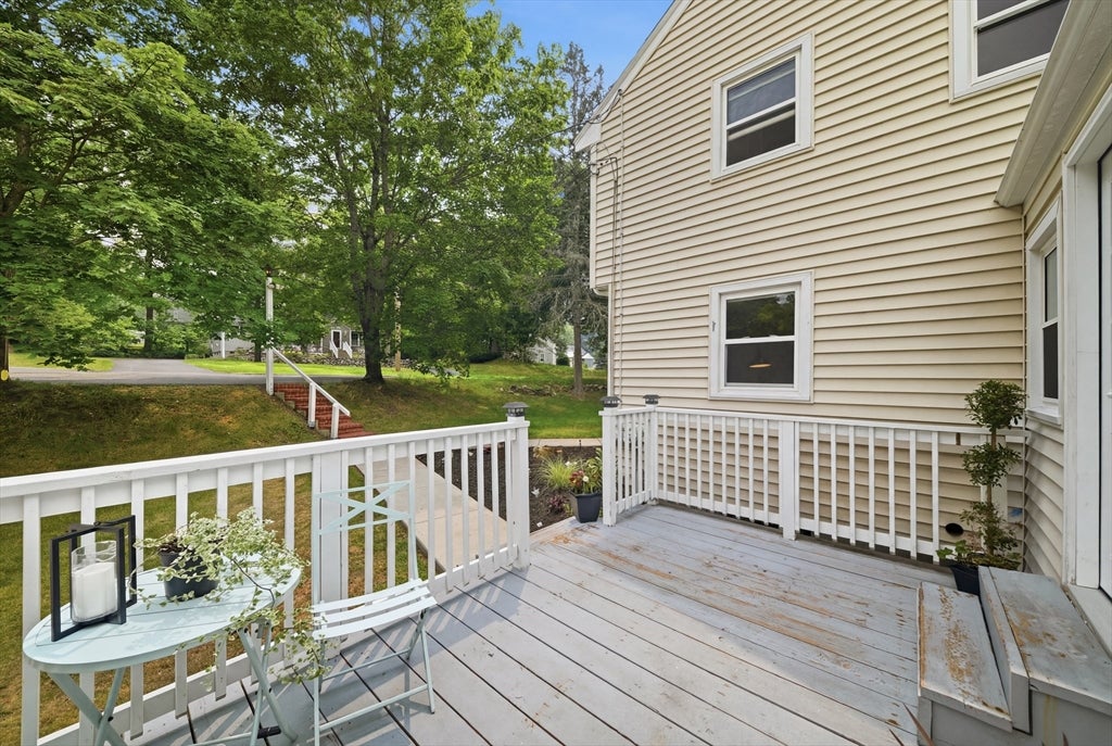 239 W Main St