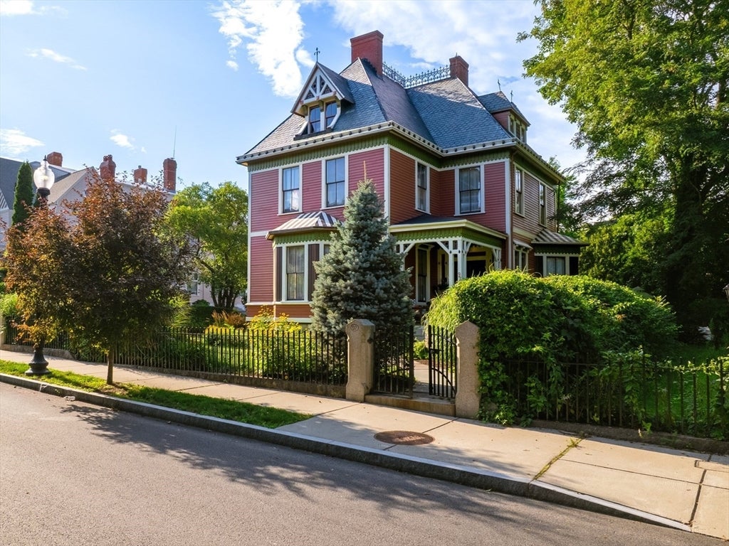 97 Madison St