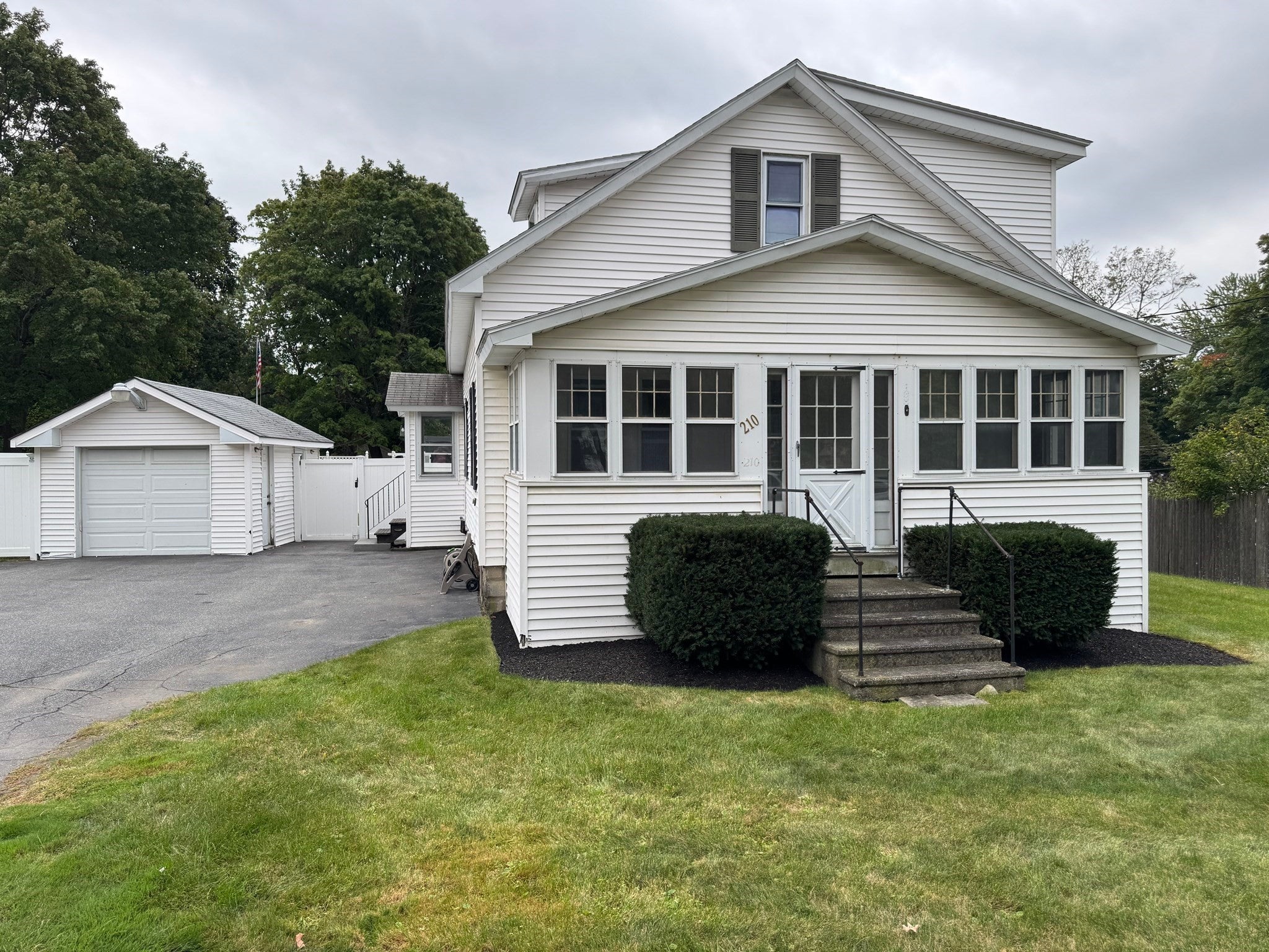 Photo of 210 Main St, Shrewsbury, MA