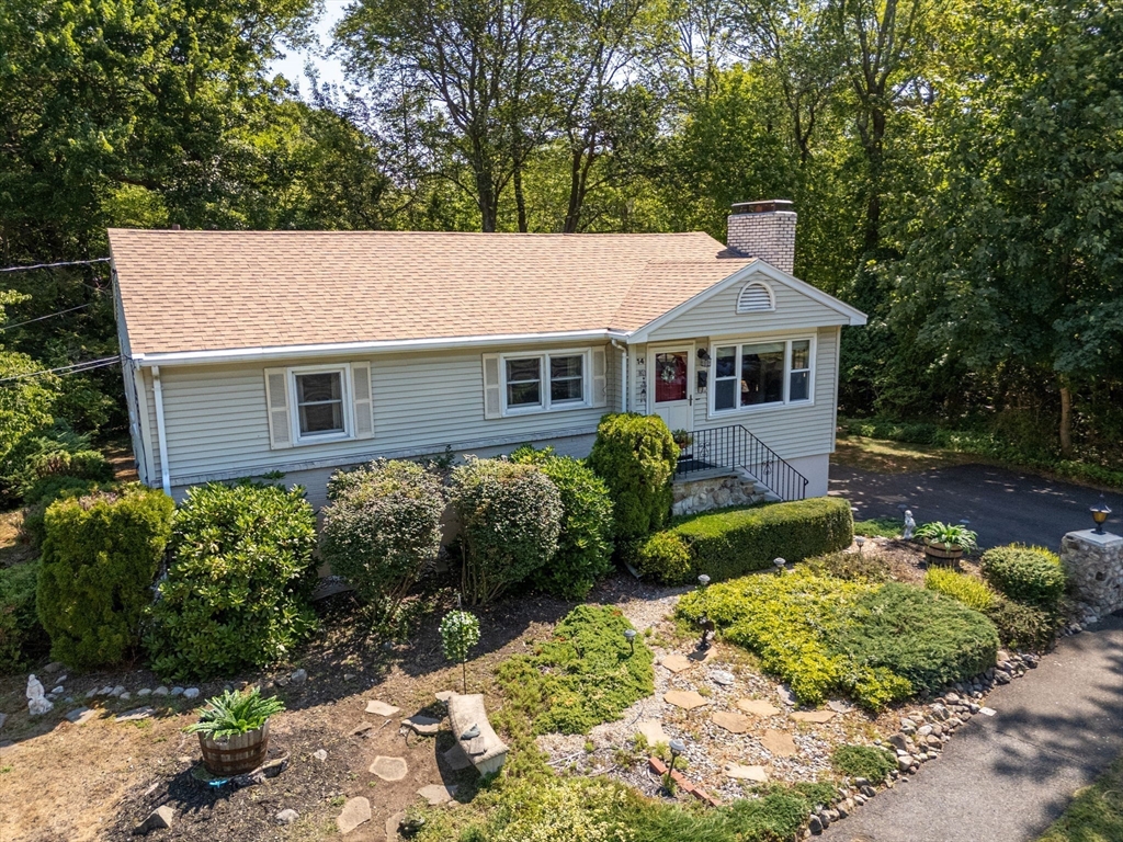 14 Crestwood Ln