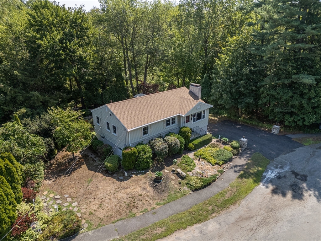 14 Crestwood Ln