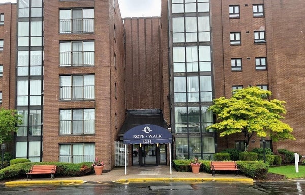 4234 N MAIN ST APT 606, FALL RIVER, MA 02720 - Image 148b8bd129fd482f155fc5eb19072fee/1310424975
