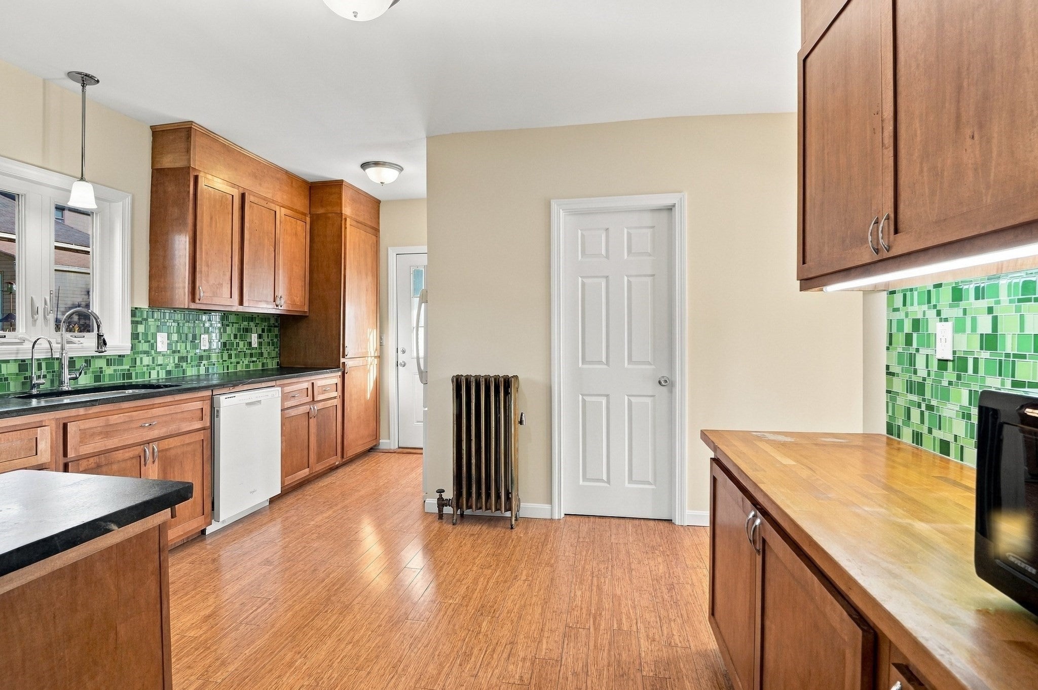 3 Cutting Avenue, Worcester, MA Photo #8