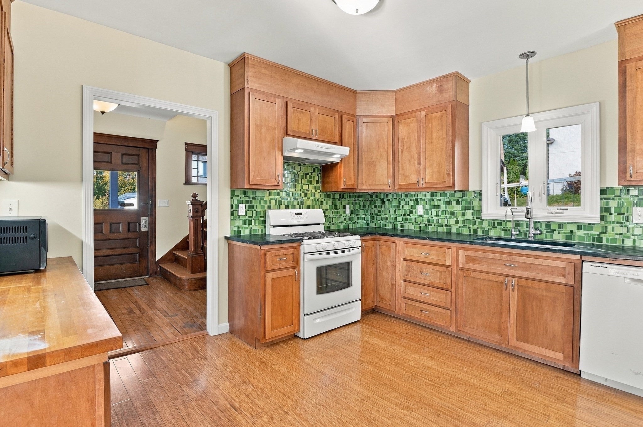 3 Cutting Avenue, Worcester, MA Photo #6