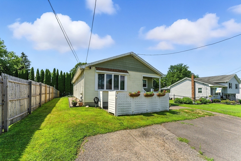 73 Riverpark Ave