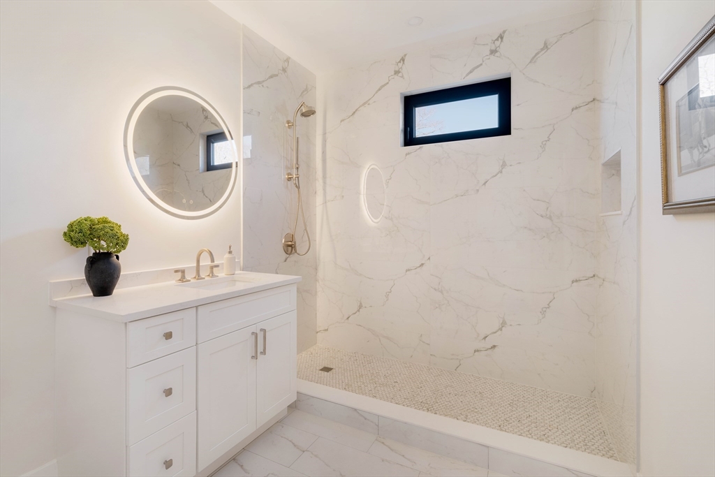 38 Maplewood St 38