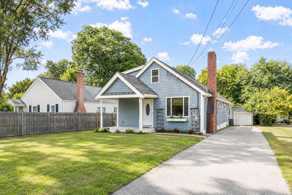 Photo of 11 Magnolia St, Framingham, MA