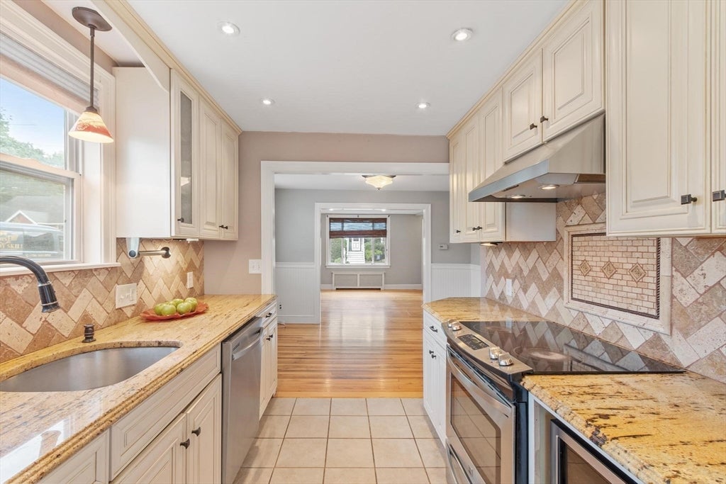 11 Magnolia St, Framingham, MA Photo #10