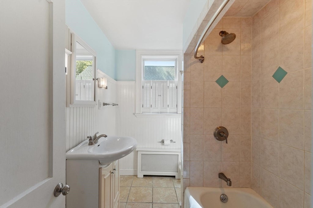 11 Magnolia St, Framingham, MA Photo #19