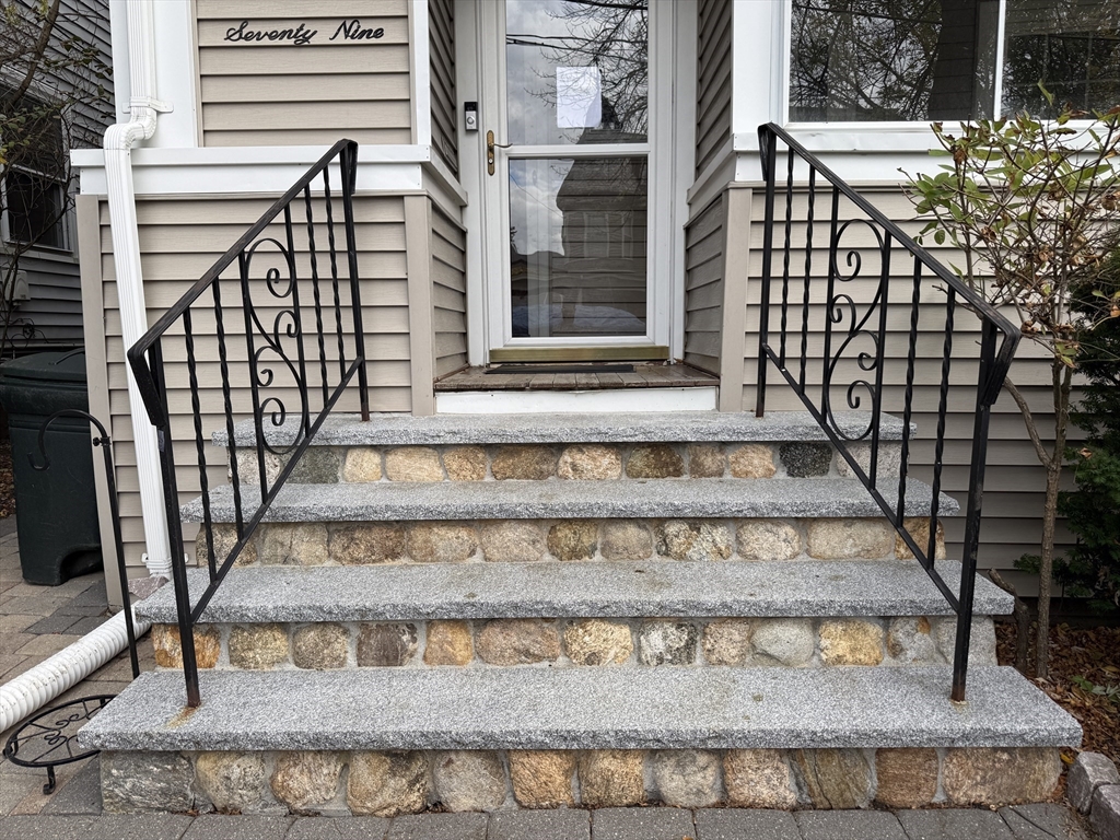 79 Willow Ave